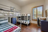 Spacious Lake Travis retreat with stunning views and huge gameroom! - Wifi