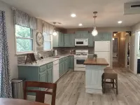 Lake Retreat With Hot Tub - 3 estrellas