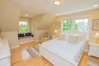 5Br w/ Heated Pool Near Beaches & Newport - 4-Star