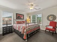 Sleeping Bear Condo - Downtown Helen, GA - balcón