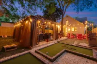 Mini Pool, Mini Golf! Modern Vintage Memphis - สระว่ายน้ำส่วนตัว