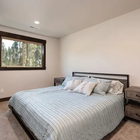 Newly Constructed Apartment in Prime Location!