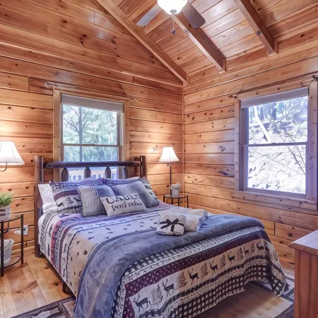 Great Mountain Views, Family Friendly, Hot tub, 5 miles to Downtown Blue Ridge