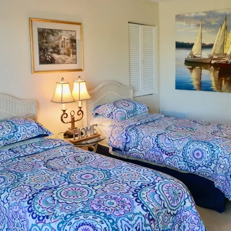 #1 Siesta Key Beach -Super Clean -2 Level Townhouse -2Br/2.5 Bth- 5 Star- 1400sf