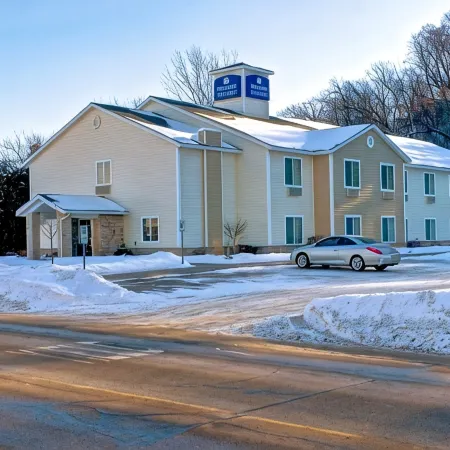 Cobblestone Inn & Suites - Durand