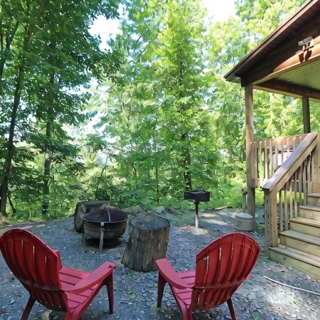Great small cabin with hot tub