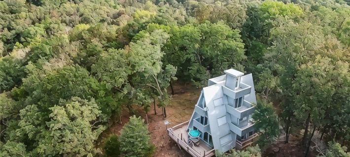 Modern A-FRAME cabin in the Ozark Mountains with amazing views! Hotels in Washington County