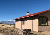 Enjoy Agave House, a 2 BR w/2 en suite baths in the shadow of Mt. Wrightson - Wifi