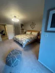 Negotiable! Hot tub, new kitchen and master bath. - balcony