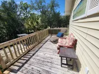 GULF ACCESS  home w/ dockage, private yard & 2 min walk to eat and stores! - Boutique