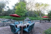 Charming Downtown Home with Wine Nearby. Pet Friendly!! - Balcony