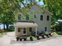 Claytor Lake Waterfront on Beach Drive - 4-stjärniga