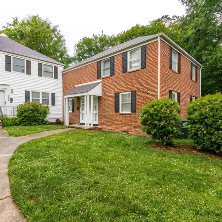 Perfect Townhome near the Village, downtown, NC State