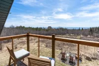 Freshly Remodeled Cabin w/ stunning Lake Views - Wi-Fi