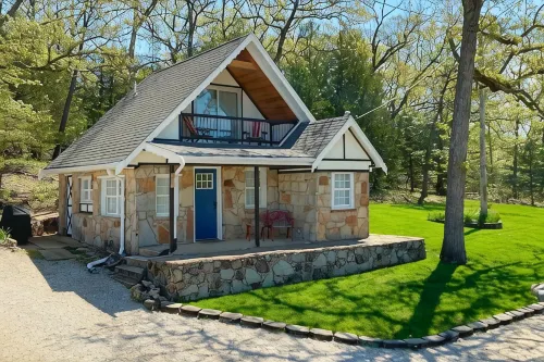 Cabin No. 4 @ The Old Swiss Village - Lake Views! - Dağ evi