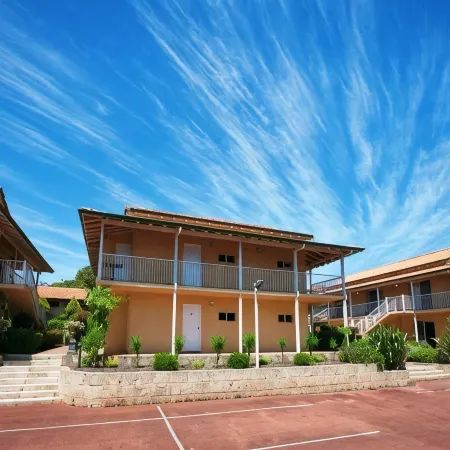 Higgins Lane Motel
