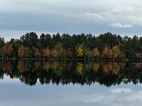 Cozy vintage cabin on a private lake in the Northwoods. - Chalets