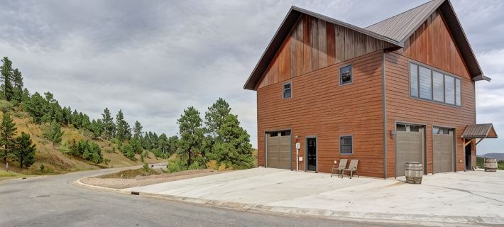 Game Room, Fully Paved Roads, WiFi and Luxury Finishes Hotels in Lead