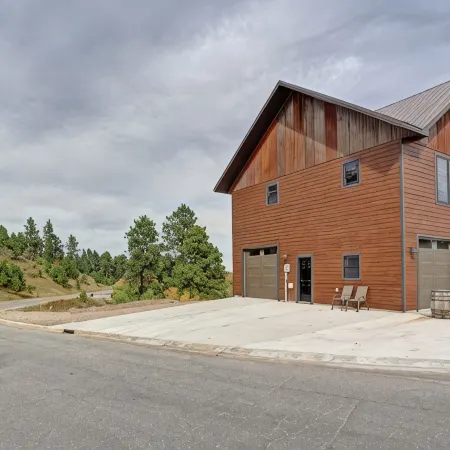 Game Room, Fully Paved Roads, WiFi and Luxury Finishes Hoteles en Lead