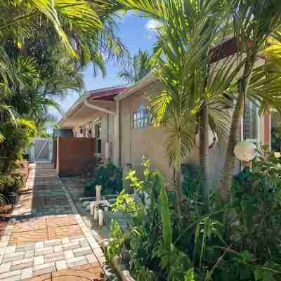 Your own Tropical Oasis with a fabulous pool 1 min from the beach Hotel Exterior