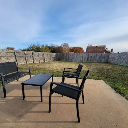 Charming 3-bedroom house with AC, WiFi King Suite in Lawton/Ft. Sill