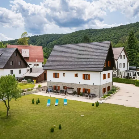 Green Lakes House