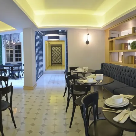 Hotel Plaza Revolución