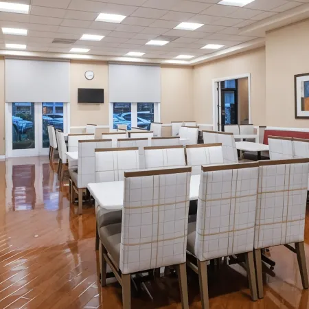 Cortona Inn and Suites Anaheim Resort