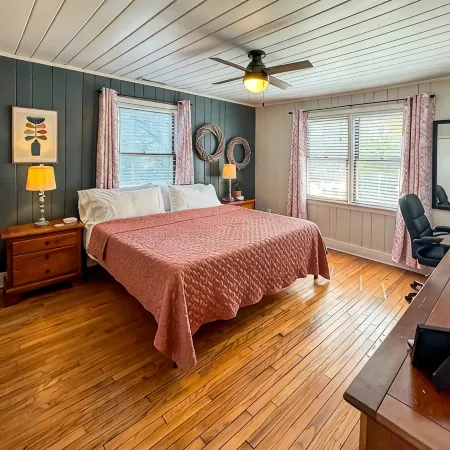 Island In This Dream: Family & Dog Friendly Home on Oak Island!