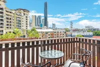 Two Seconds to…everything! 1Bed/1Bath/1Car/CBD Views - appartements de vacances