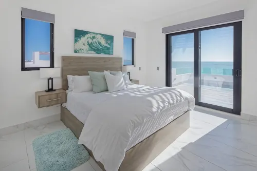 Sunset Beach House Ocean Front Hot Tub & Pool - 2-Star