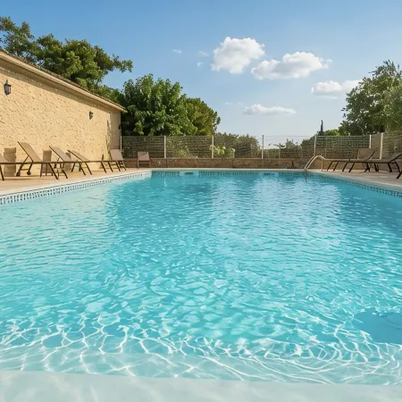 Charming furnished apartment in Mas, UzËs, pool, 656 yards away from town centre