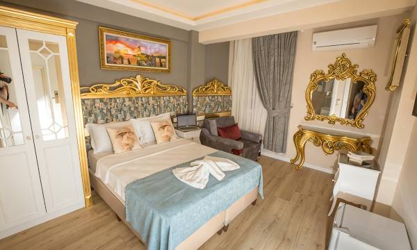 Atlantis Royal Hotel