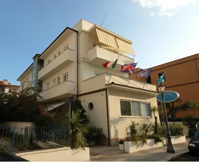 Hotel Mayor Hotels near Torre Truglia