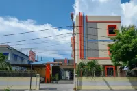 RedDoorz Near Millenium Waterpark Palu Hotel in zona Lapangan 2 Gawalise Duyu