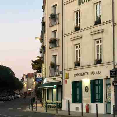 Logis Hôtel Marguerite d'Anjou Hotel Exterior