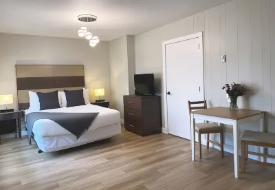 Oceanside Villas Hotels in Gibsons