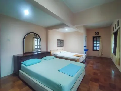 Villa Batu Tua Puncak Mitra RedDoorz Hotels in Sukagalih
