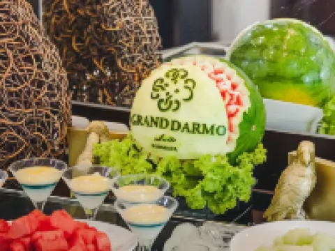 Grand Darmo Suite by AMITHYA Hotels in Wonokromo