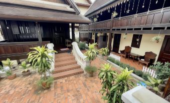 Villa Phathana Royal View Hotel