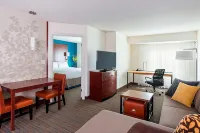 Residence Inn Fargo Các khách sạn gần Topnotch Clothing & Cosmetics