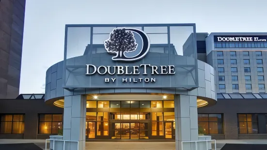 DoubleTree by Hilton West Edmonton