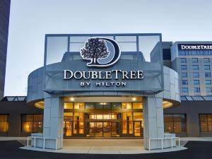 DoubleTree by Hilton West Edmonton