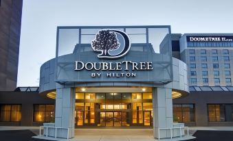 DoubleTree by Hilton West Edmonton