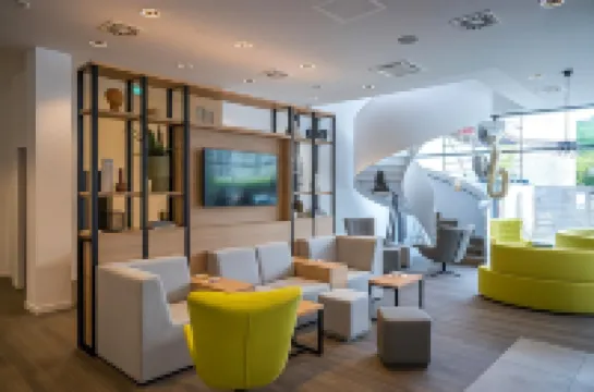 ซูเปอร์ 8 โดย วินแดม โคเบลนซ์