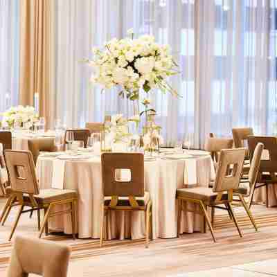 Thompson Dallas by Hyatt Dining/Meeting Rooms