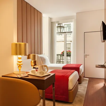 The 7 Hotel, Suites, Studios & Apartments