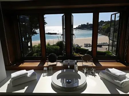 Manoir Dalmore Отели в г. Неве