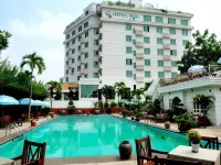 Central Hotel Hotel di Tịnh ấn Tây