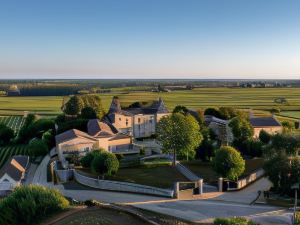 Logis Château Fleur de Roques